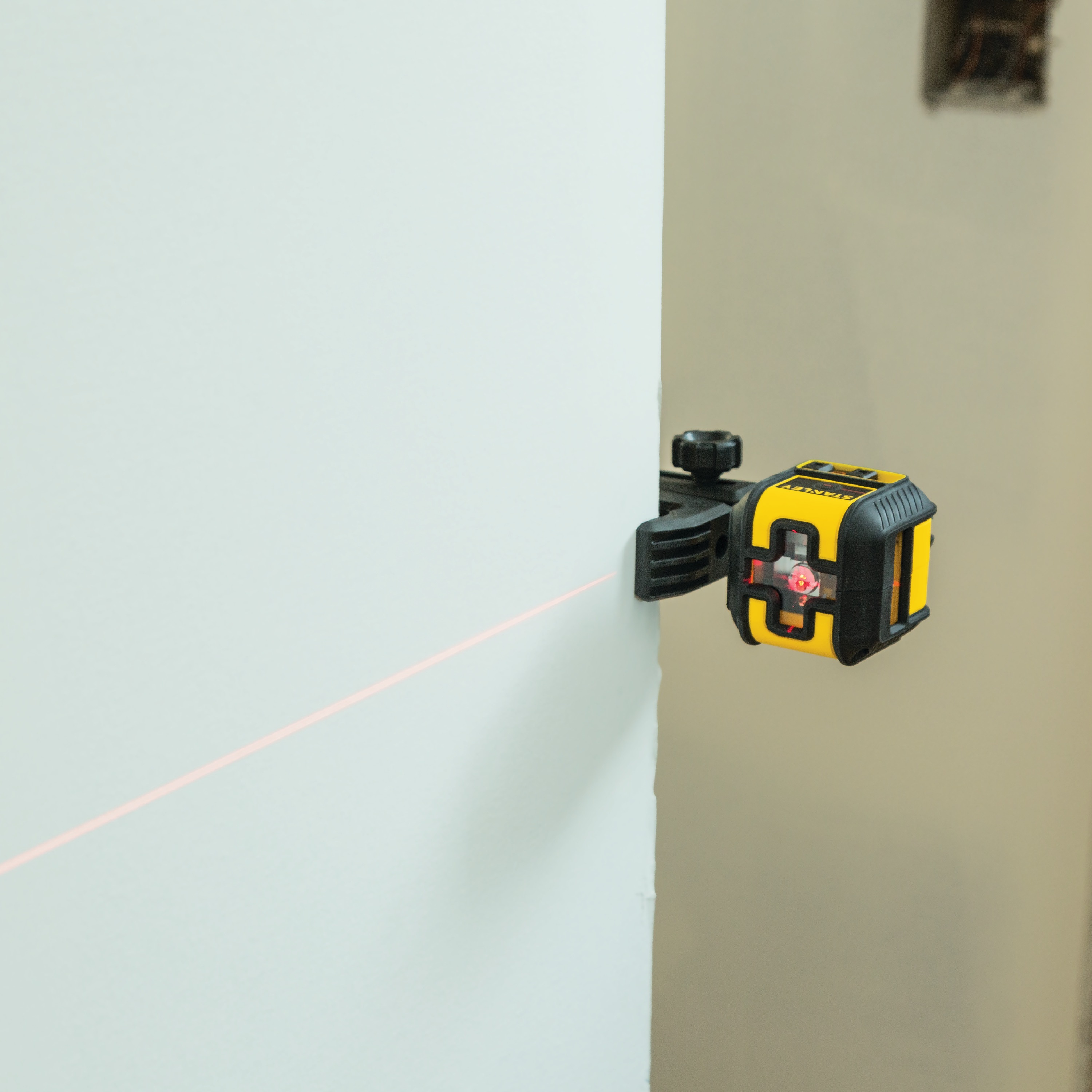 CUBIX® Red Beam Cross Line Laser Level STHT77498 STANLEY Tools