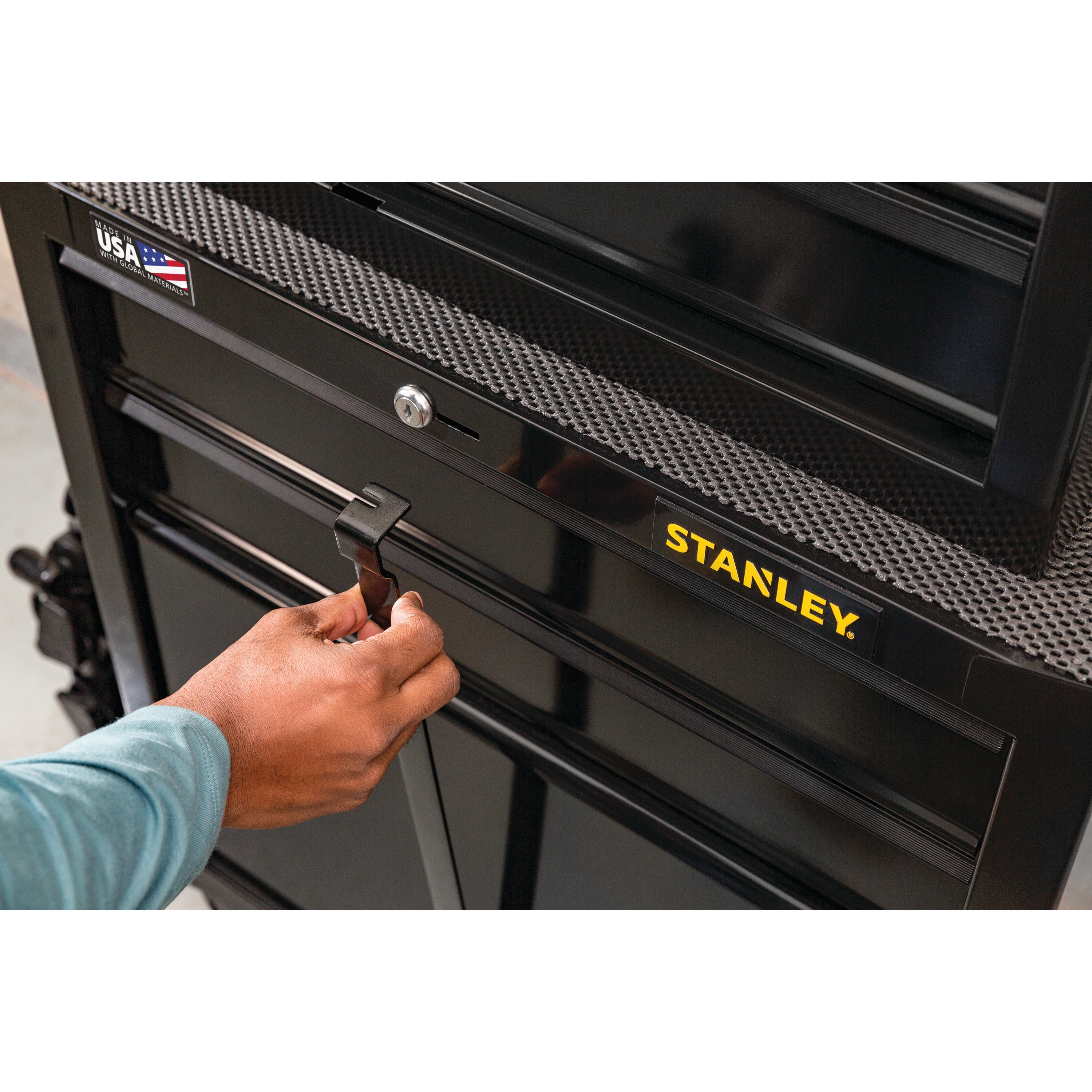 Stanley Tools - 100 Series 26 in W 5Drawer Tool Chest  Cabinet - STST22656BK