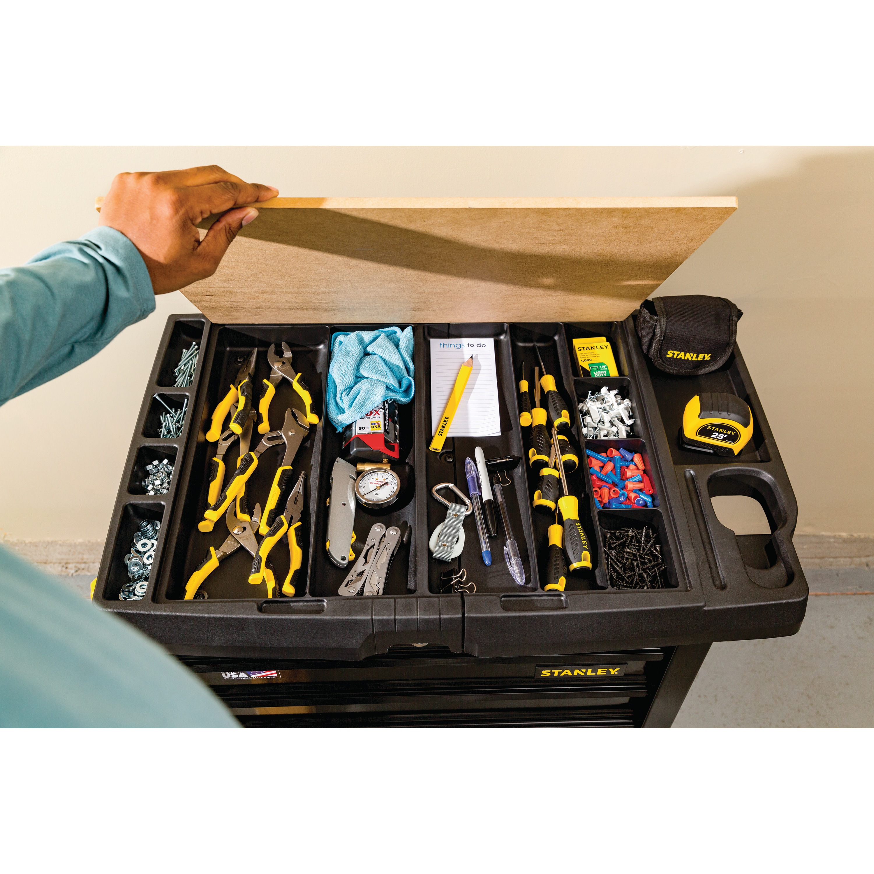 Stanley Tools - 100 Series 31 in W 5Drawer Mobile Workbench - STST23151BK