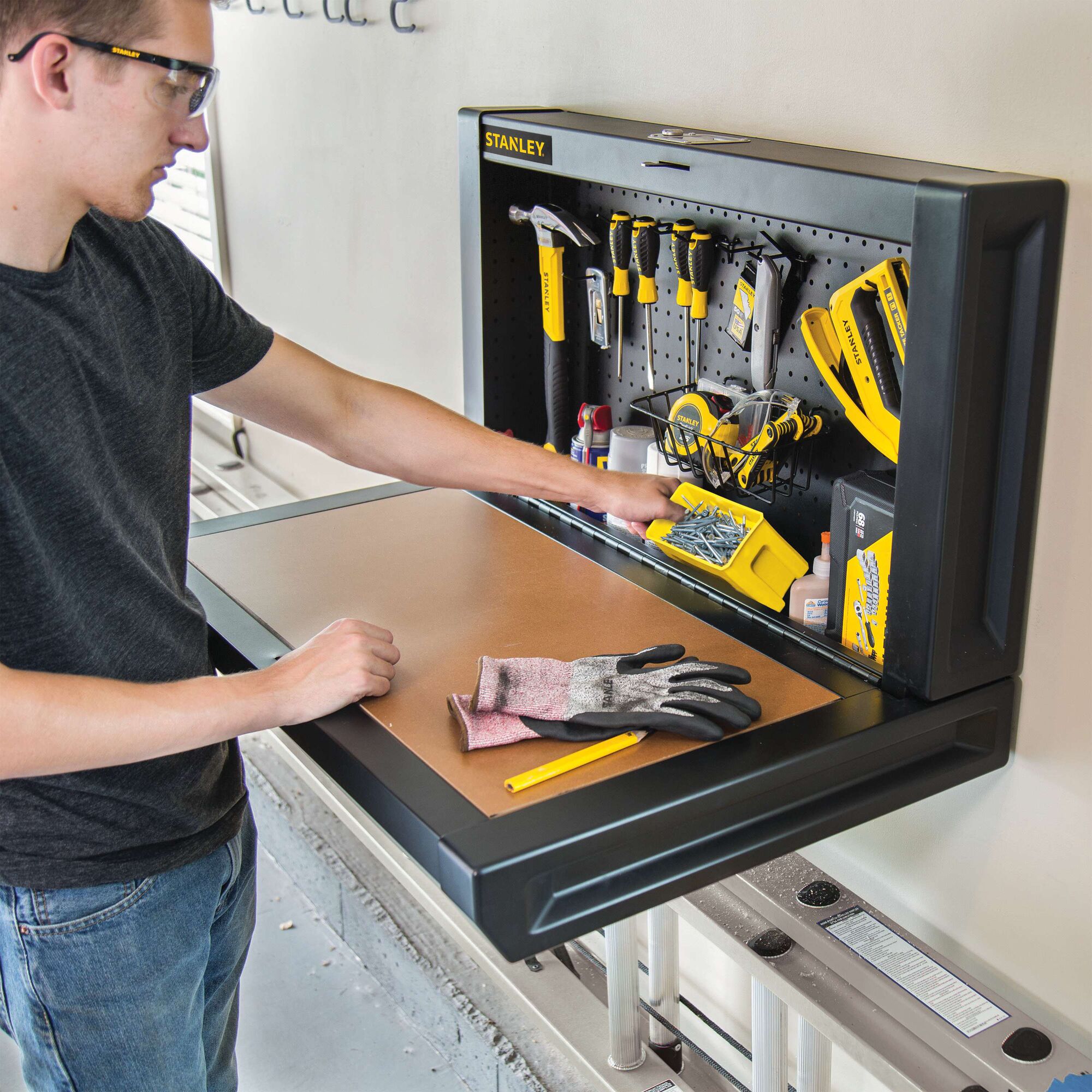 36 in Folding Workbench | STANLEY