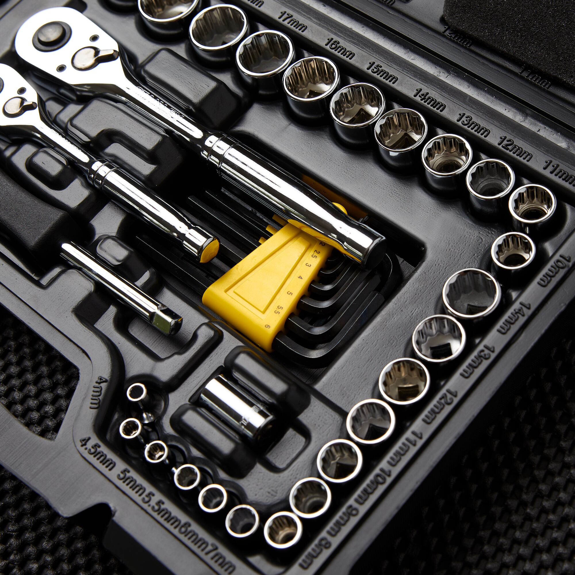 Mechanic sockets clearance